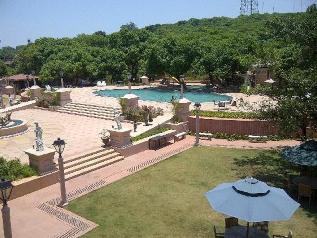 Evershine Resort & Spa Mahābaleshwar Exterior foto