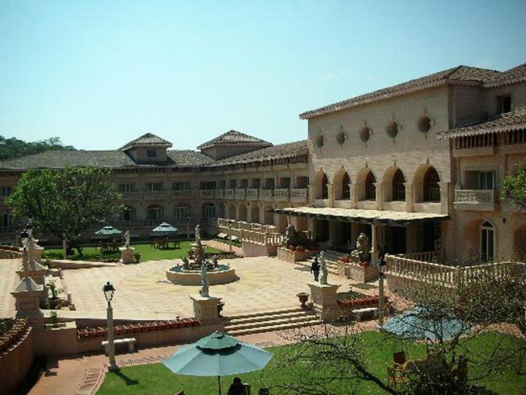 Evershine Resort & Spa Mahābaleshwar Exterior foto